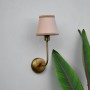 Timeless Glow pudra kumaş başlıklı vintage pirinç duvar apliği kavisli metal kollu
